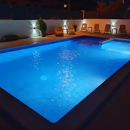 Viktor And 2 Homestay Rovinj