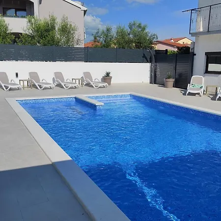 Viktor And 2 Homestay Rovinj